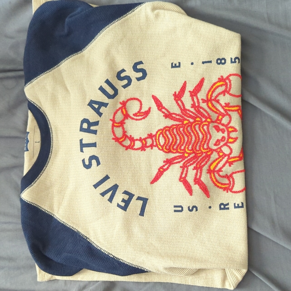 Levi Thermal-esque Long sleeve
